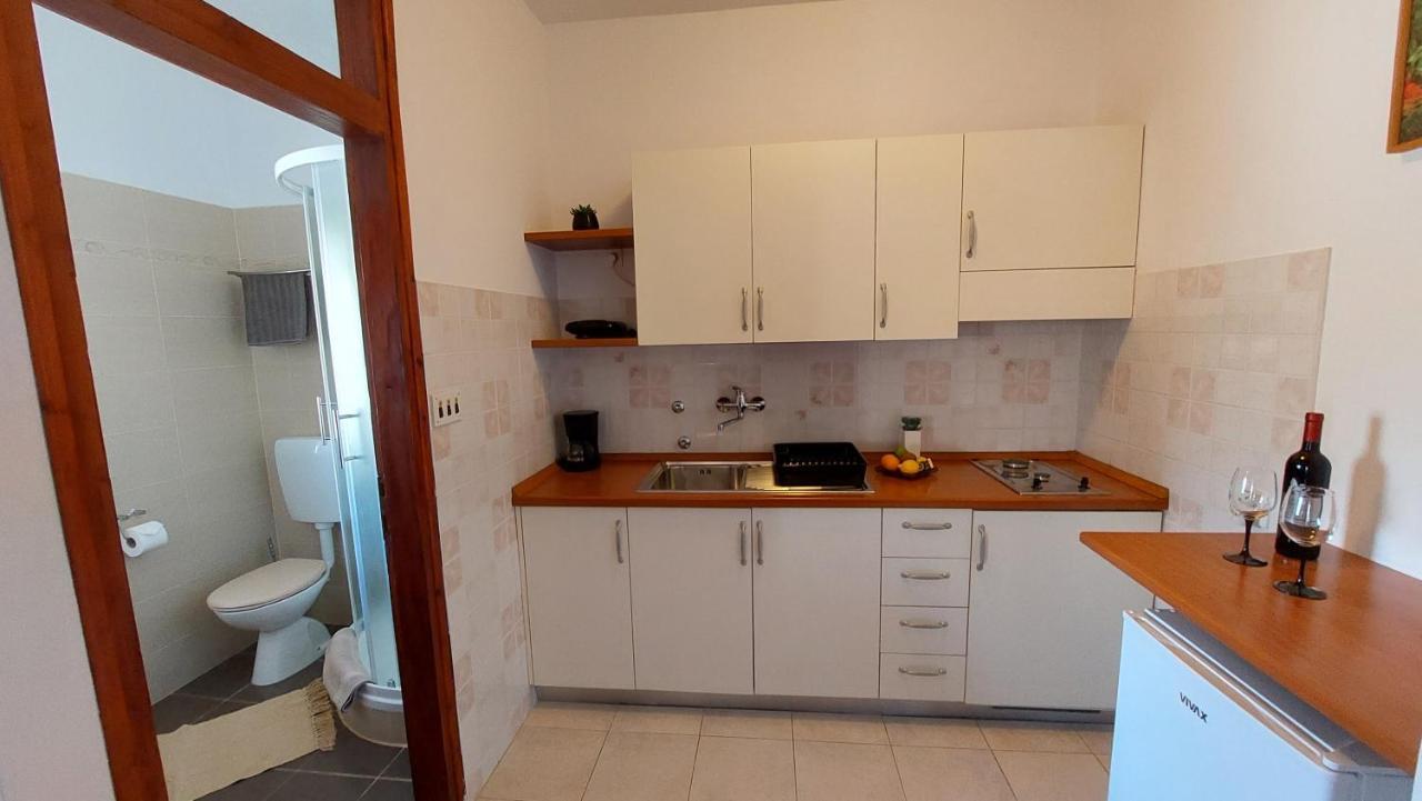 Villa Salvia Rooms And Apartments Ровинь Экстерьер фото